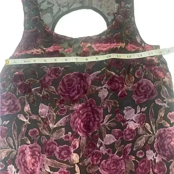 Modcloth Anthropologie Sleeveless Velvet Rose Pattern Top Size XS - Picture 10 of 11